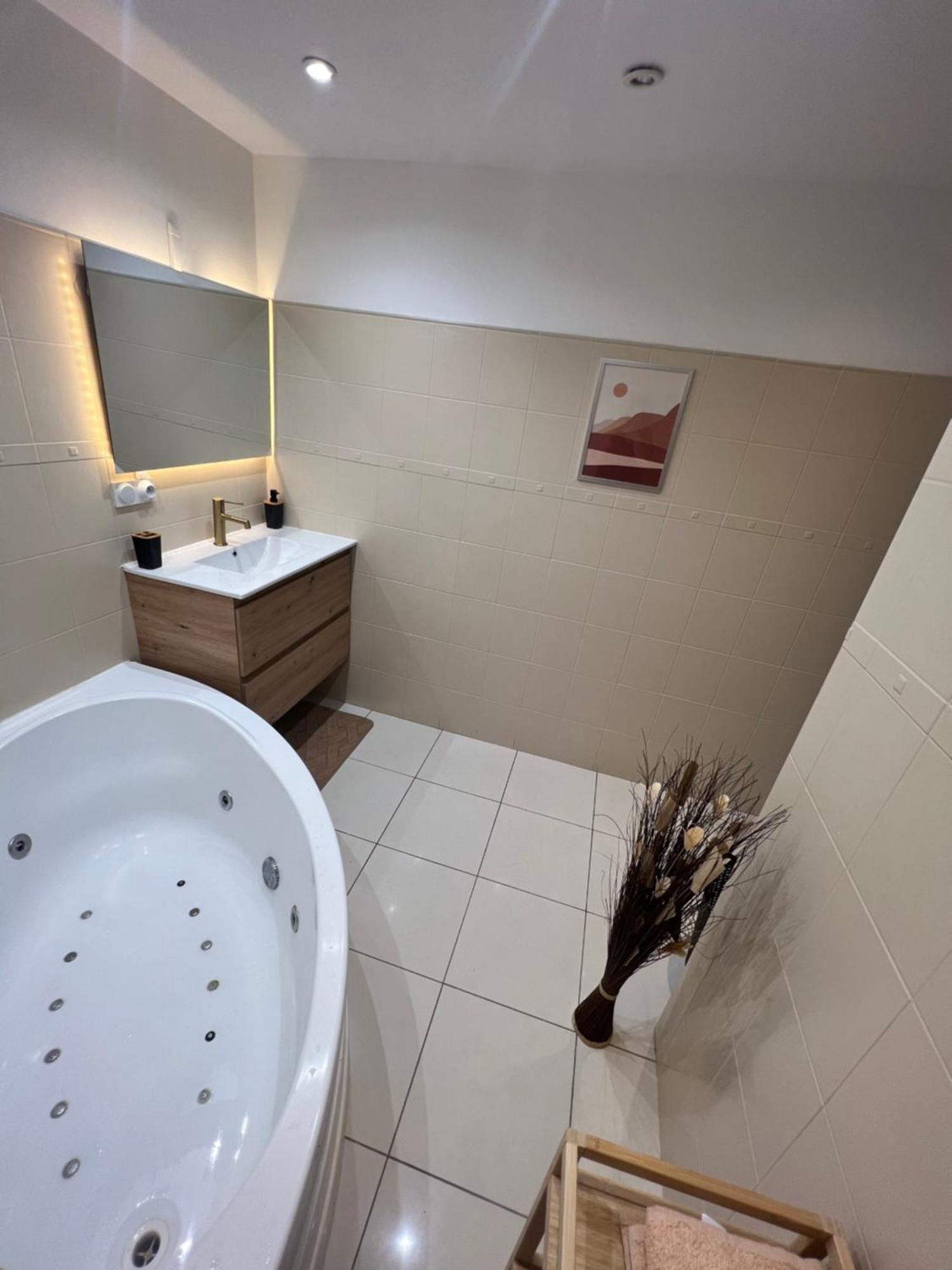Appartement Pres De Paris, Disney & Cdg Tremblay-en-France Экстерьер фото